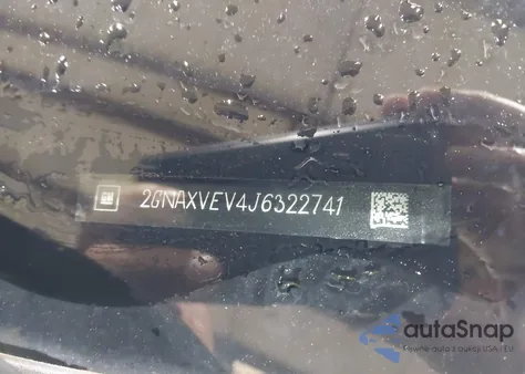 2018 Chevrolet Equinox Premier z USA, uszkodzony, nr VIN 2GNAXVEV4J6322741